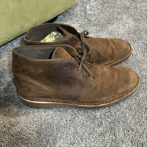 Size 11 brown Clarks men’s shoes high top lace up leather loafers